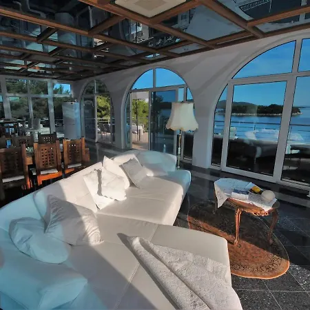 Luxury Blue Pearl Apartment
